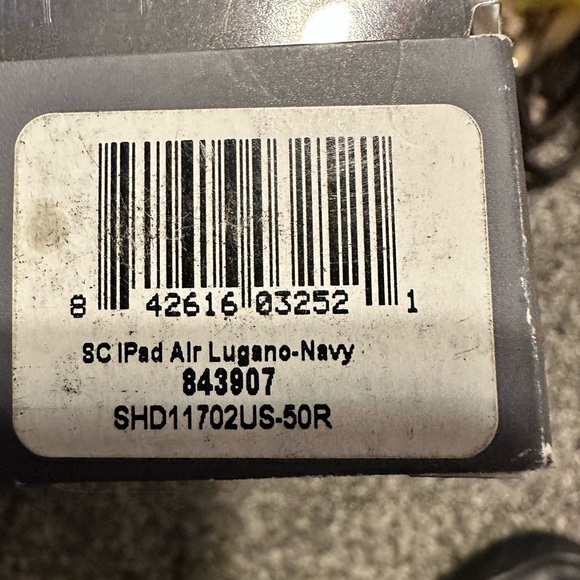 Leather Ipad cover/case for Ipad air and Ipad 9.7 inch. Brand new in the box - Picture 3 of 6